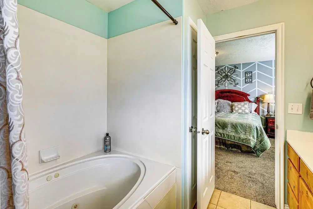3,500-sq-ft Holiday Gem w/ Game Room in Heber City