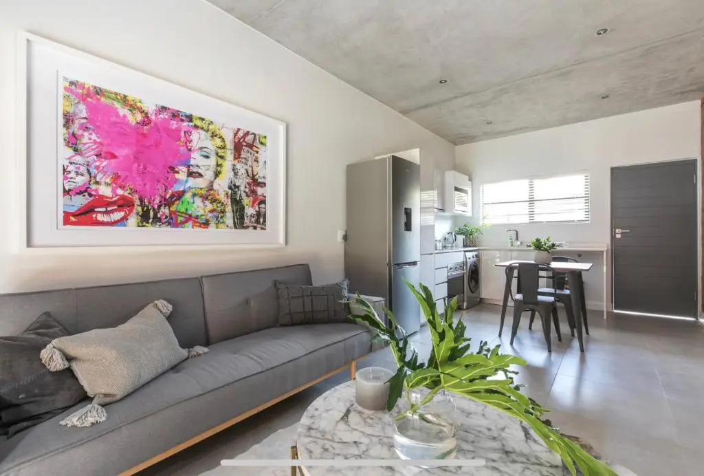 Melrose Apartment