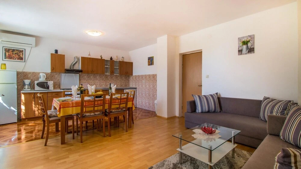 Apartment With 4 Bedrooms in Jadranovo, With Wonderful sea View, Furni