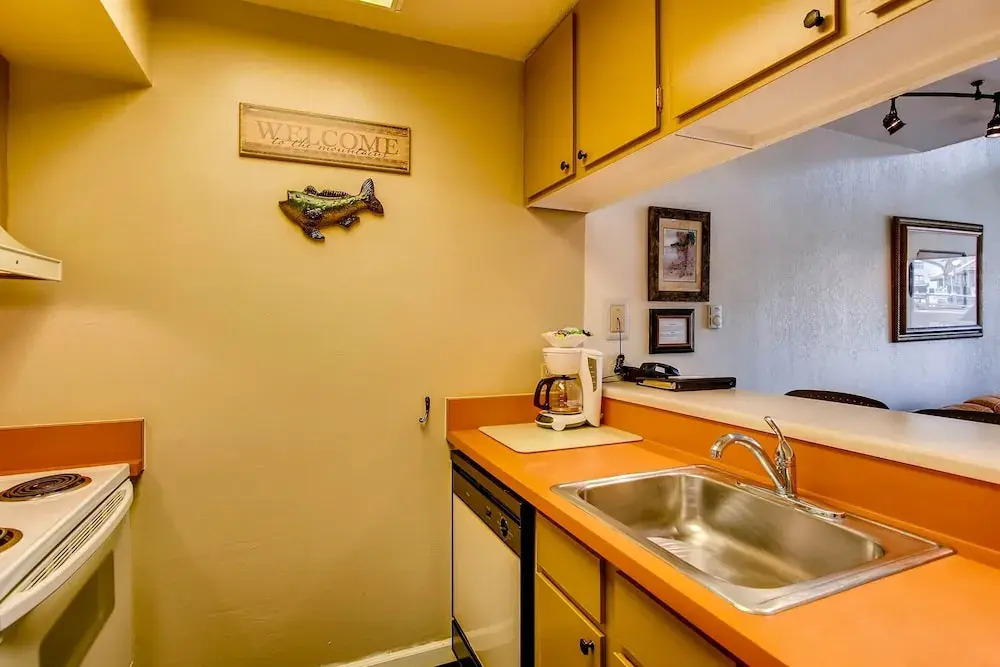 1 Br + Loft With Deck - Sleeps 6 People 1 Bedroom Condo - No Cleaning Fee! by RedAwning