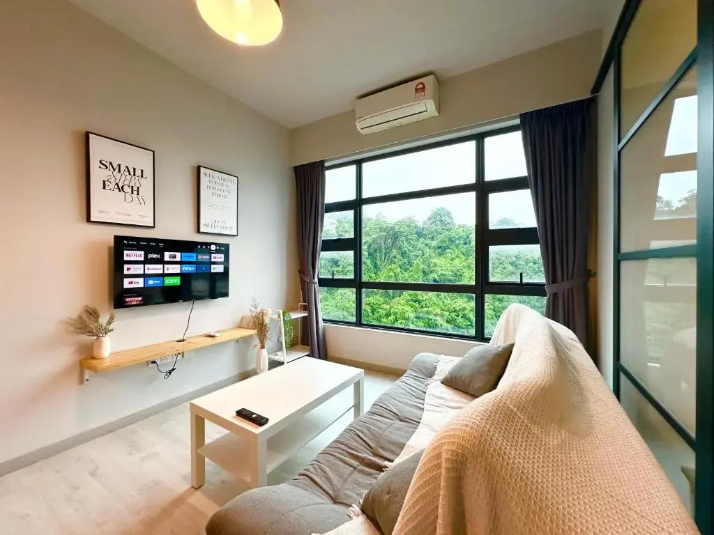 Sunset Seaview Vacation Condos @ Jesselton Quay