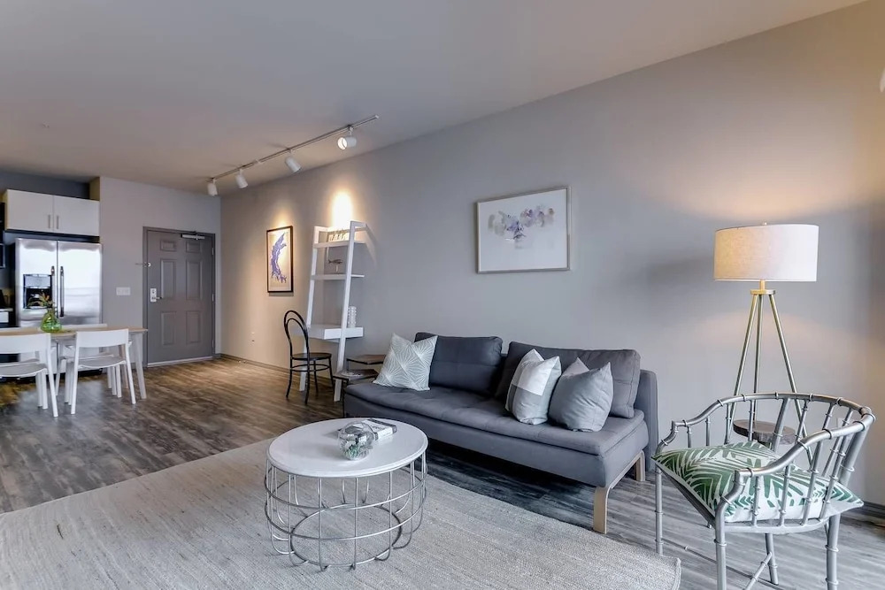 One Bed/1Bath + Private Balcony WALK TO BEACH