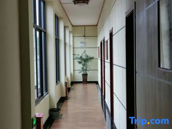 Yuanjia 365 Chain Hotel (Shijiazhuang Luquan District Ring Expressway Shanqian Avenue Xishan Branch)