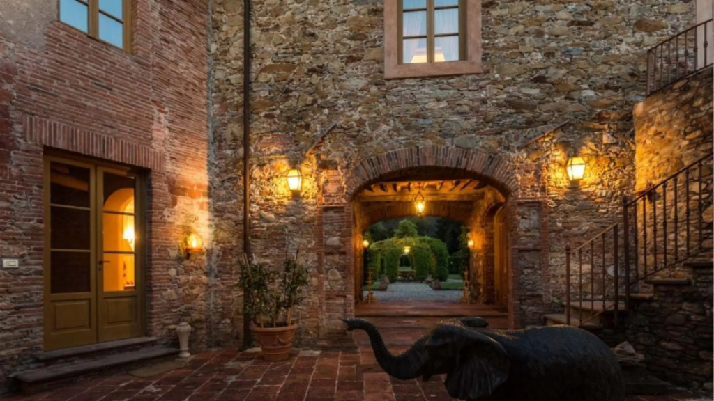 Elegant Tuscan Village Luxury Residence up to 24 Guests-borgo Bernardo