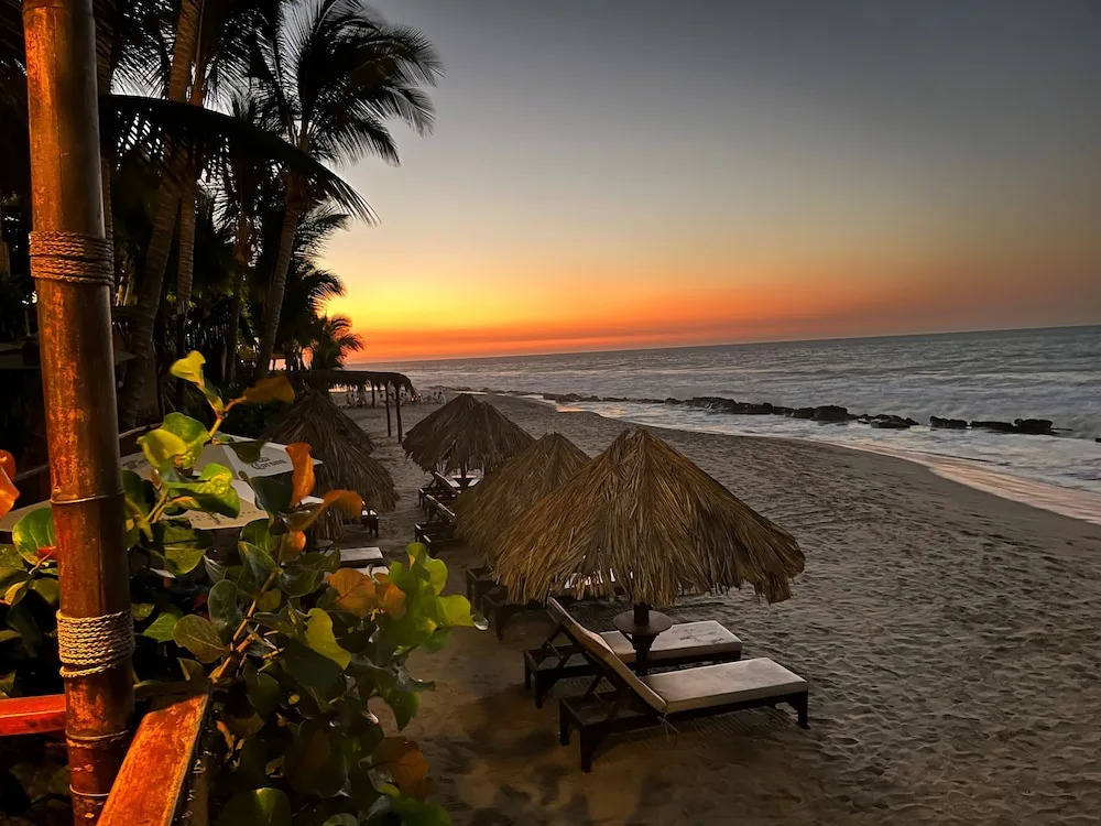 Los Corales