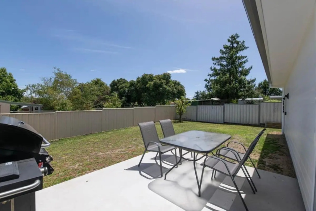 Villa on Matthews - Modern & Cosy, Escape for 2