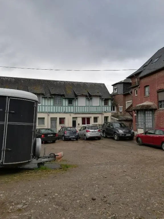 Studio dans un centre équestre .