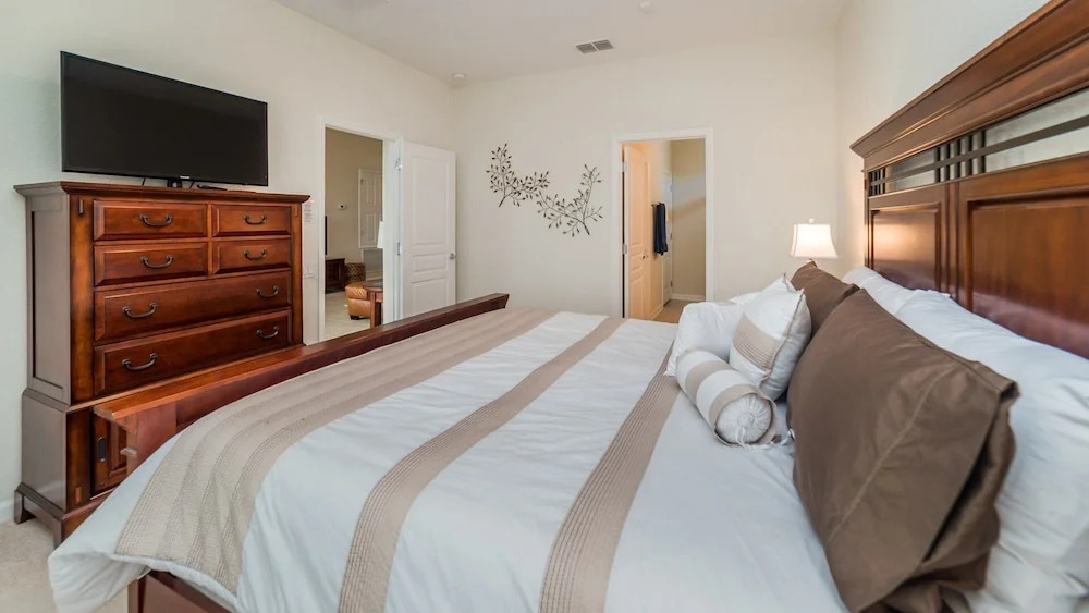 Amazing 5 BR Home With Pool Windsor Hills Resorts