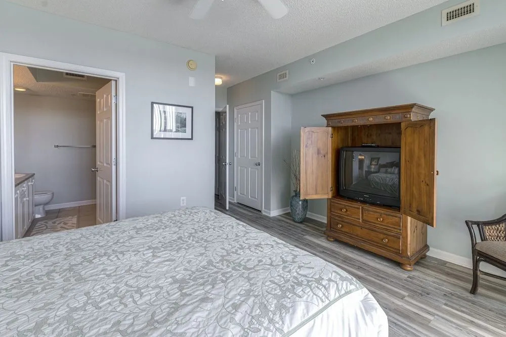 North Tower #407 3 Bedrooms 3 Bathrooms Condo