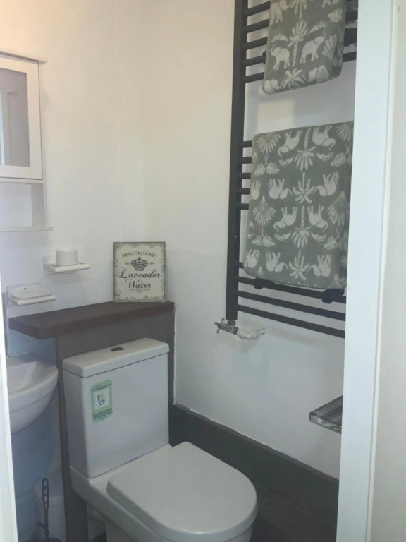 Self Contained Rooms in Central Torquay