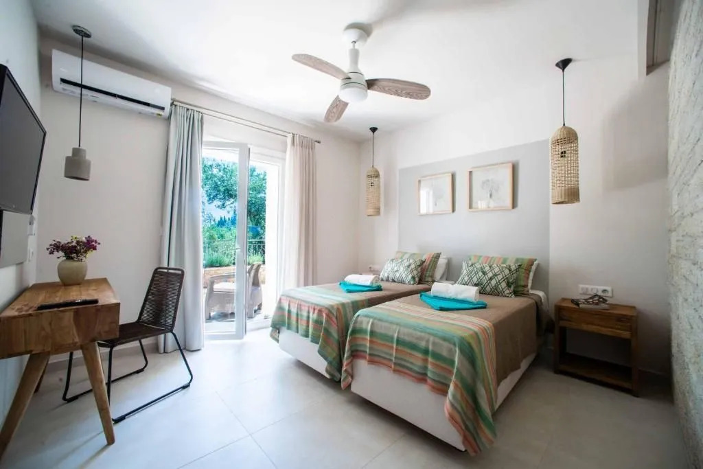 Villa Jacaranda by PosarelliVillas
