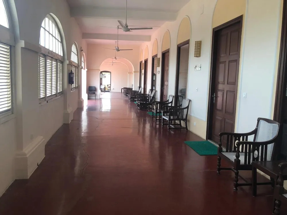 OYO 3010 Chanakya BNR Hotel