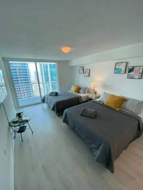 39th Floor Condo 1 1 W Pool Gym -free Parking