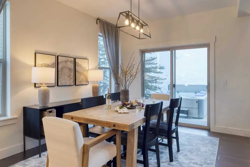 Abigail Drive Year-round Retreat w/ Hot Tub Near Trails + Historic Main St