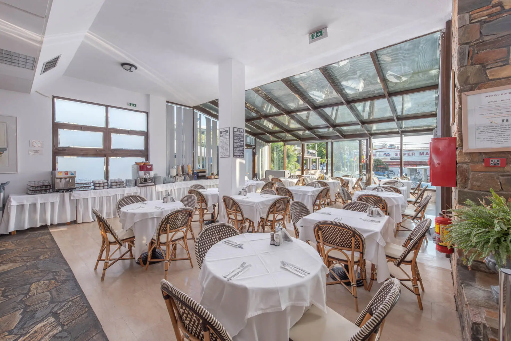 Dionysos Hotel & Suites