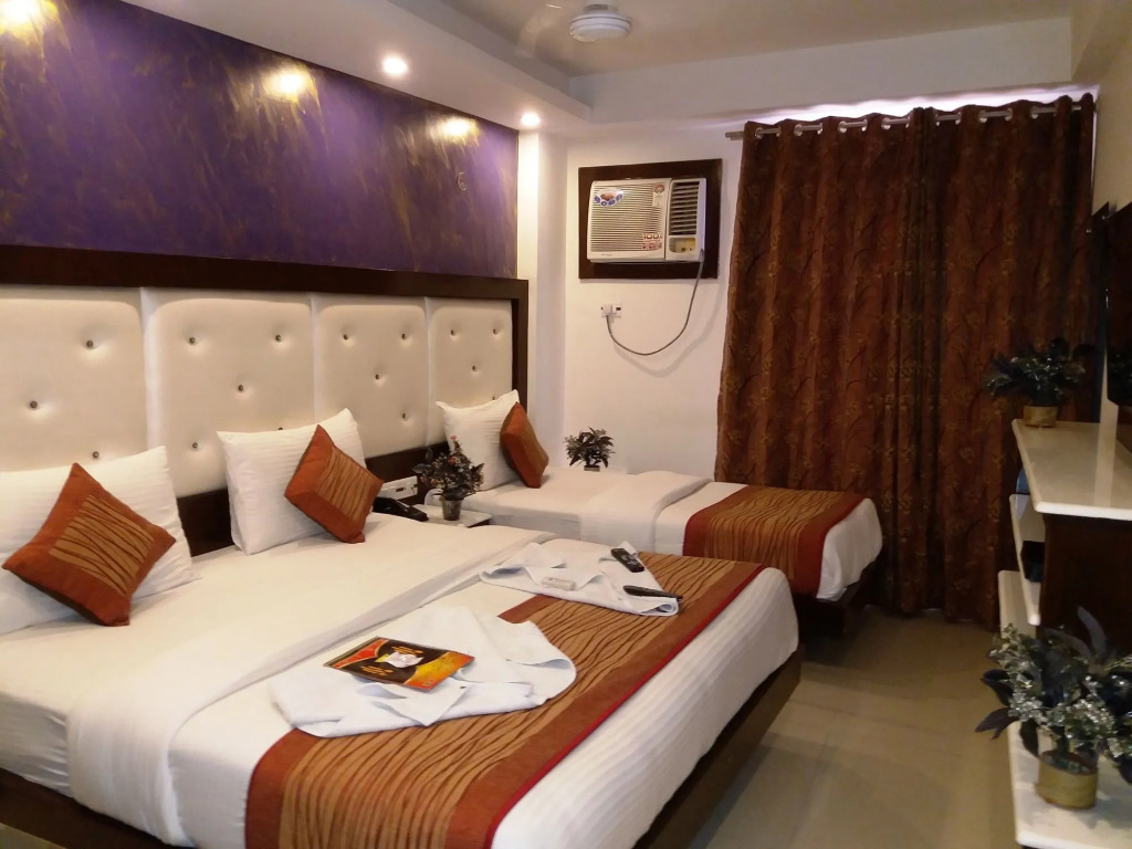 NEW RANOVATED Hotel Station View Opposite New Delhi Railway