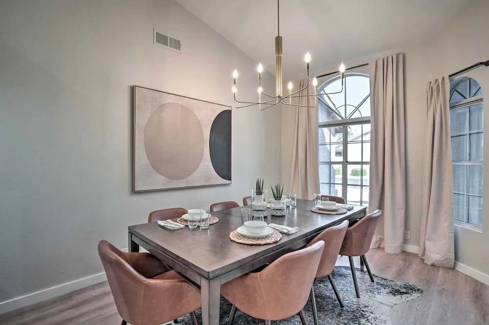 Pool, Putting Green & Furnished Patio: Phoenix Gem