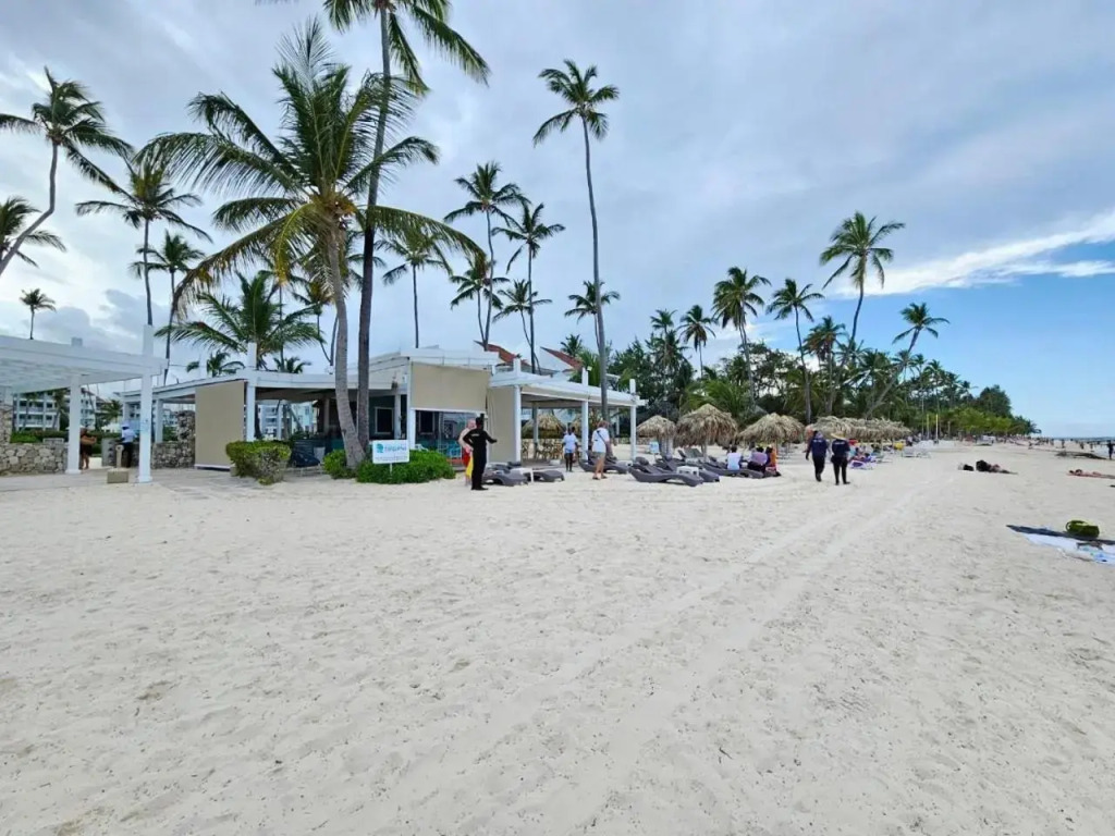1 BDR Private Beach Access at Los Corales Punta Cana