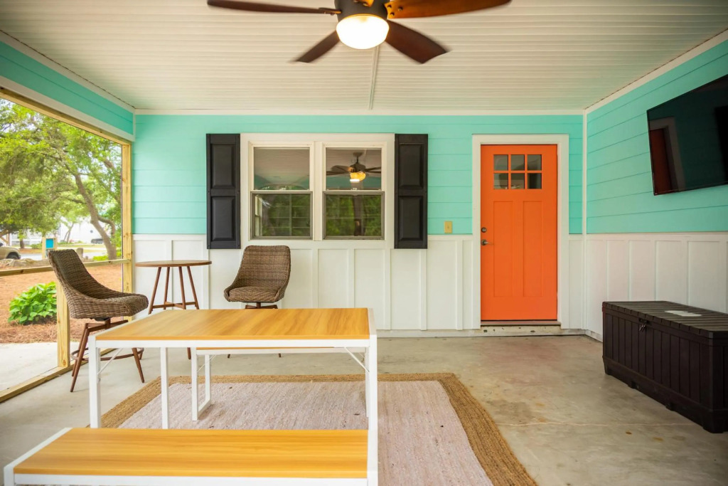 Poolside Paradise by Oak Island Accommodations