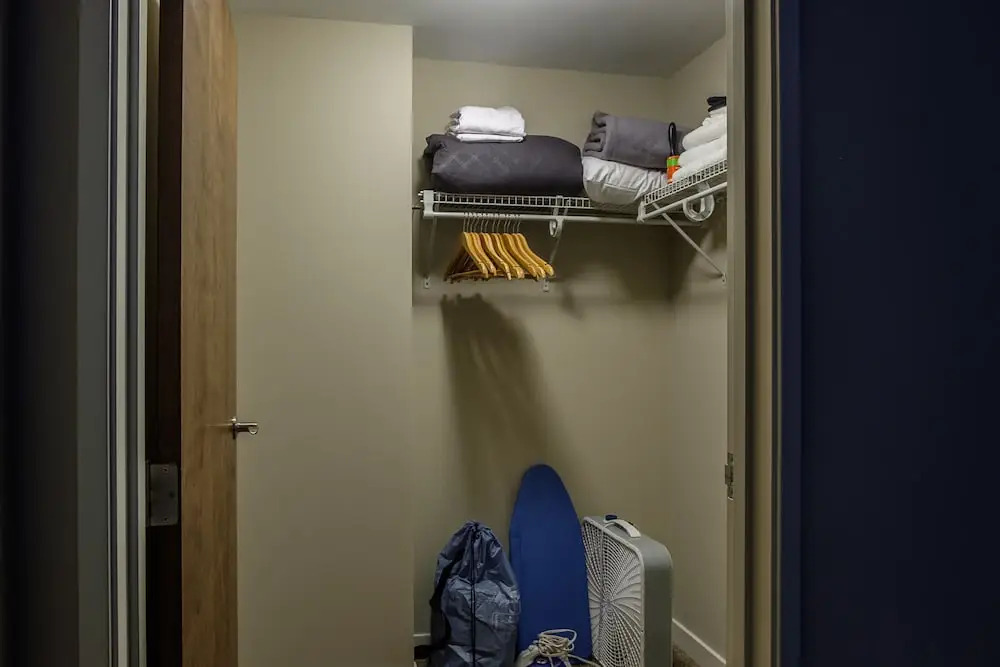 2 BR Weston Apt by Frontdesk
