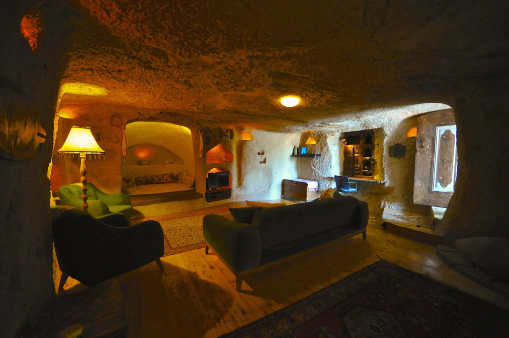 Anitya Cave House