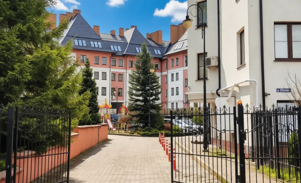 Crown39 (Краун39) на улице Лени Голикова 4
