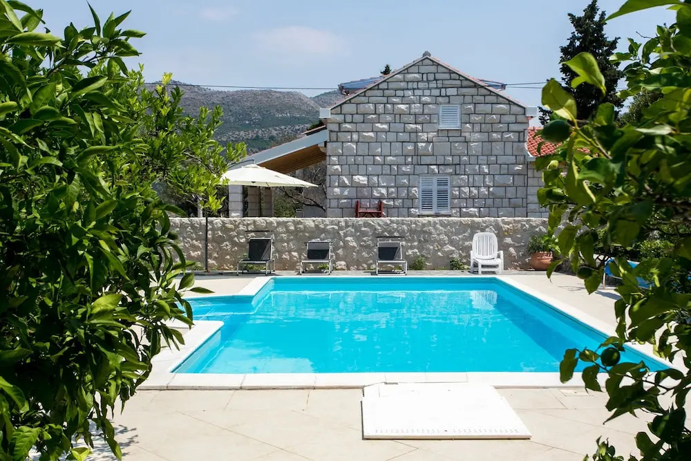 Villa Patricija, Zaton Dubrovnik