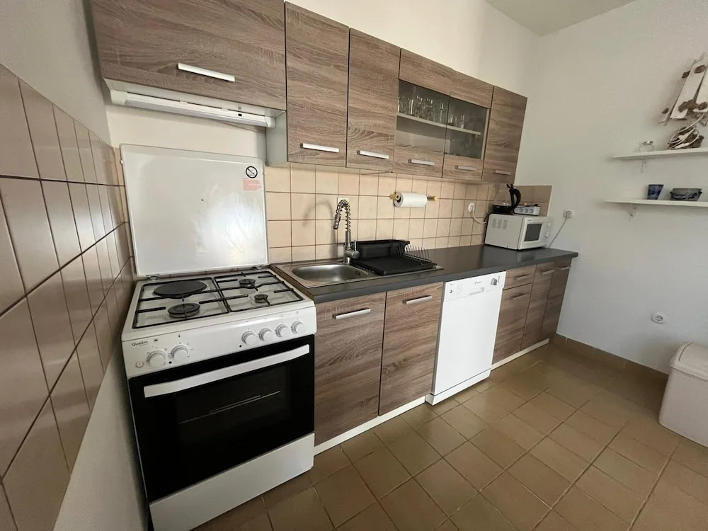 Apartment 77
