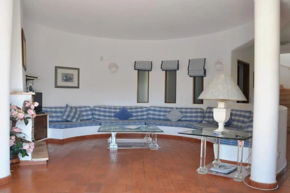 Residential Area, Private Pool, On-site Parking, Free AC & Wi-fi