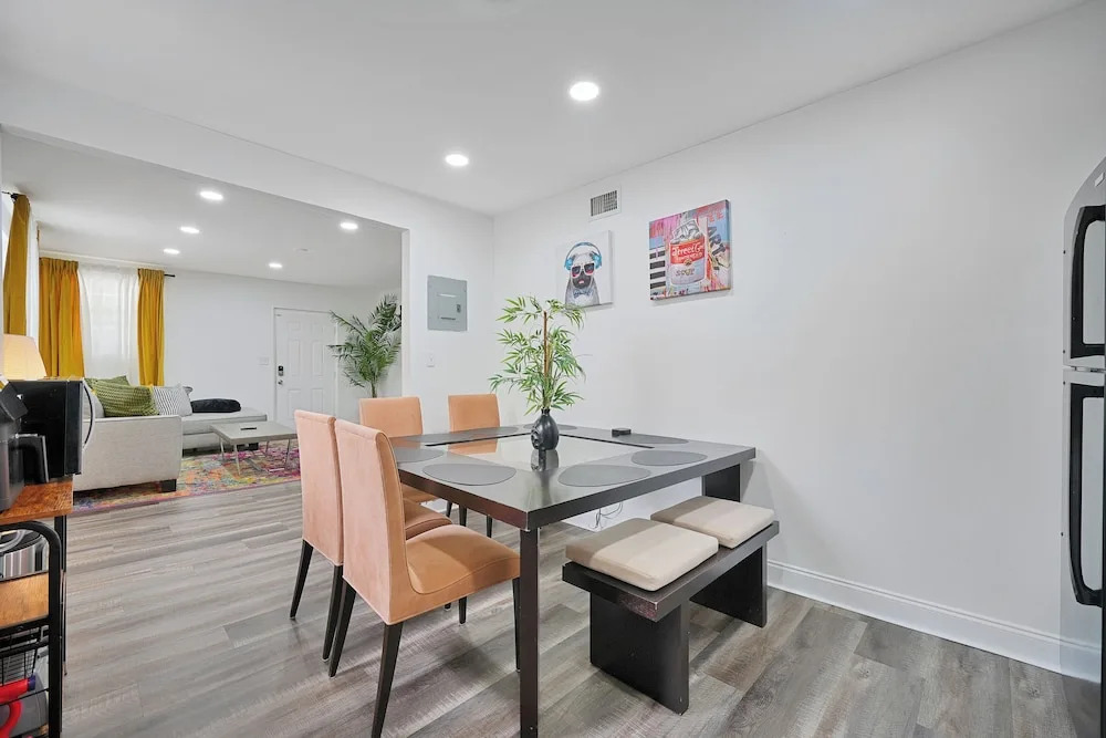 6 to 42 Guests 6 Kitchens Comfort Retreat Heart Wynwood