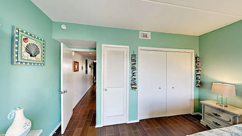 121E Venus Lane Condo - 1 Br condo by RedAwning