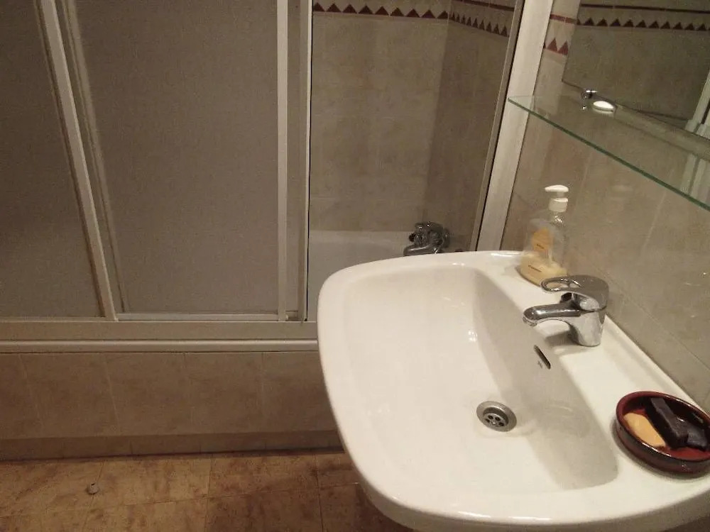 Nice Apartment Downtown - 15 minutes from the sea