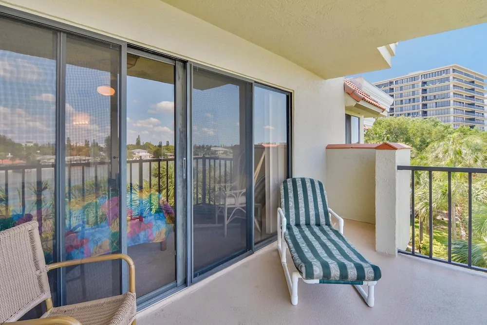 Land's End 406 Building 1 Top Floor With 2 Balconies/bay Views