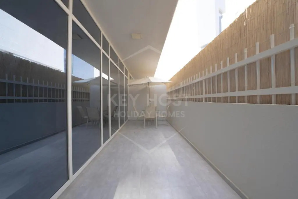 KeyHost - Regent Court JVC - KG20