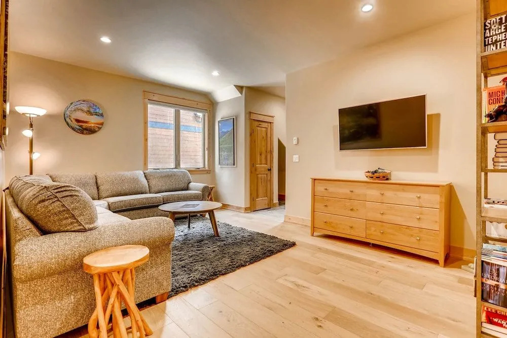 River Run Townhome RR84 - RVJR by RedAwning