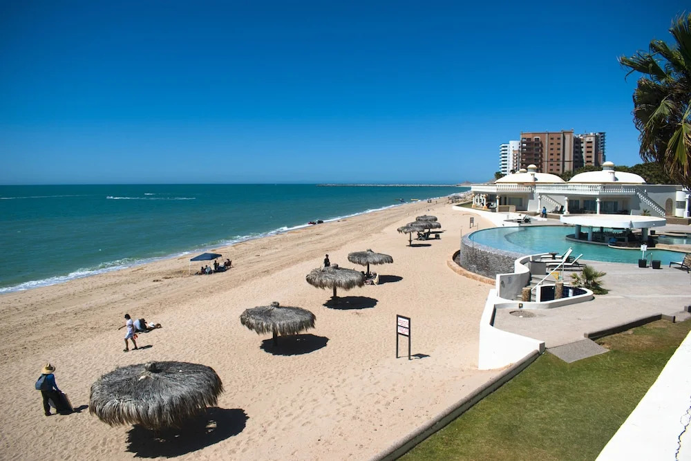 Stunning 3 Bedroom Beach Villa on Sandy Beach at Las Palmas Beachfront Resort V4 3 Villa by Redawning