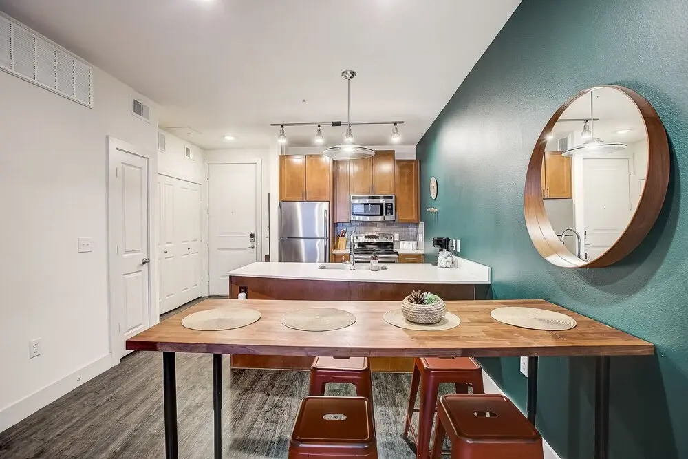 Frontdesk 1 BR Apt Near St. Edwards Park
