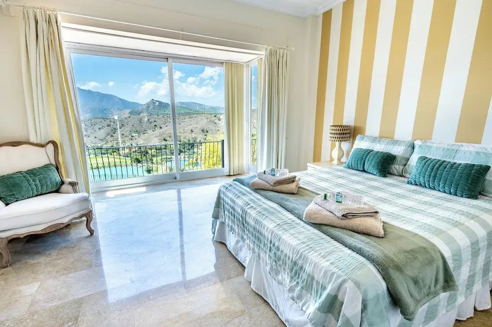 Stunning Golf Villa with Pool and Stunning Views