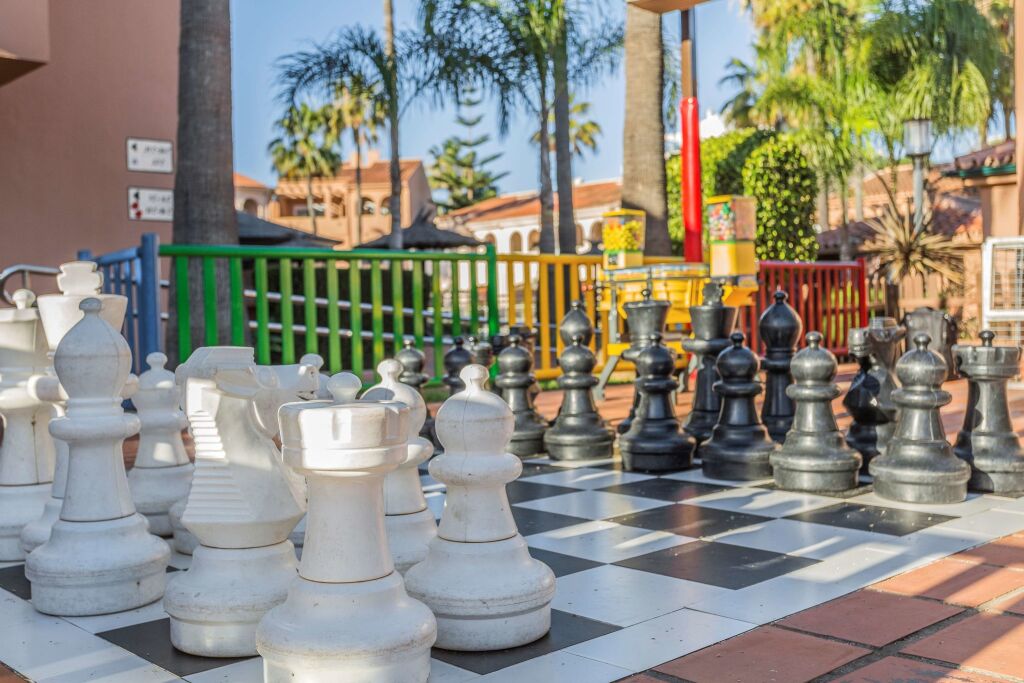 Отель Los Amigos Beach Club