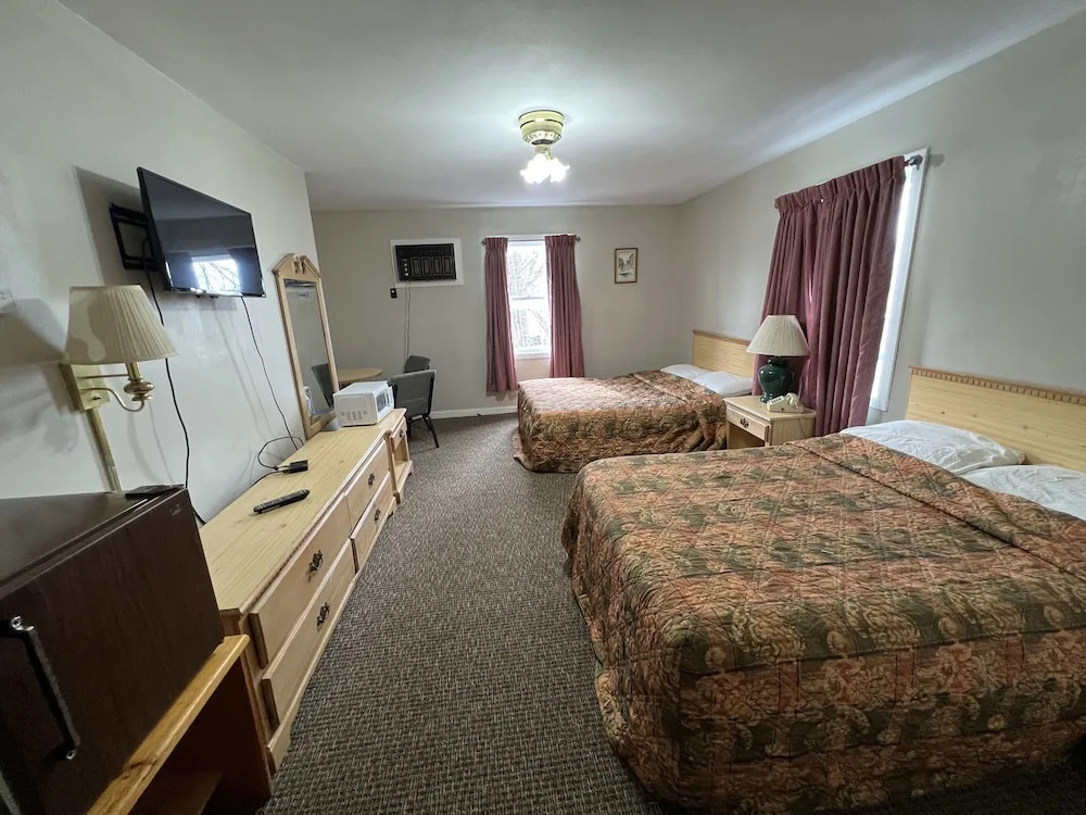 Oswego Inn