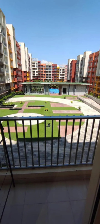 Tata Housing -Garden & pool view-6KM from Airport