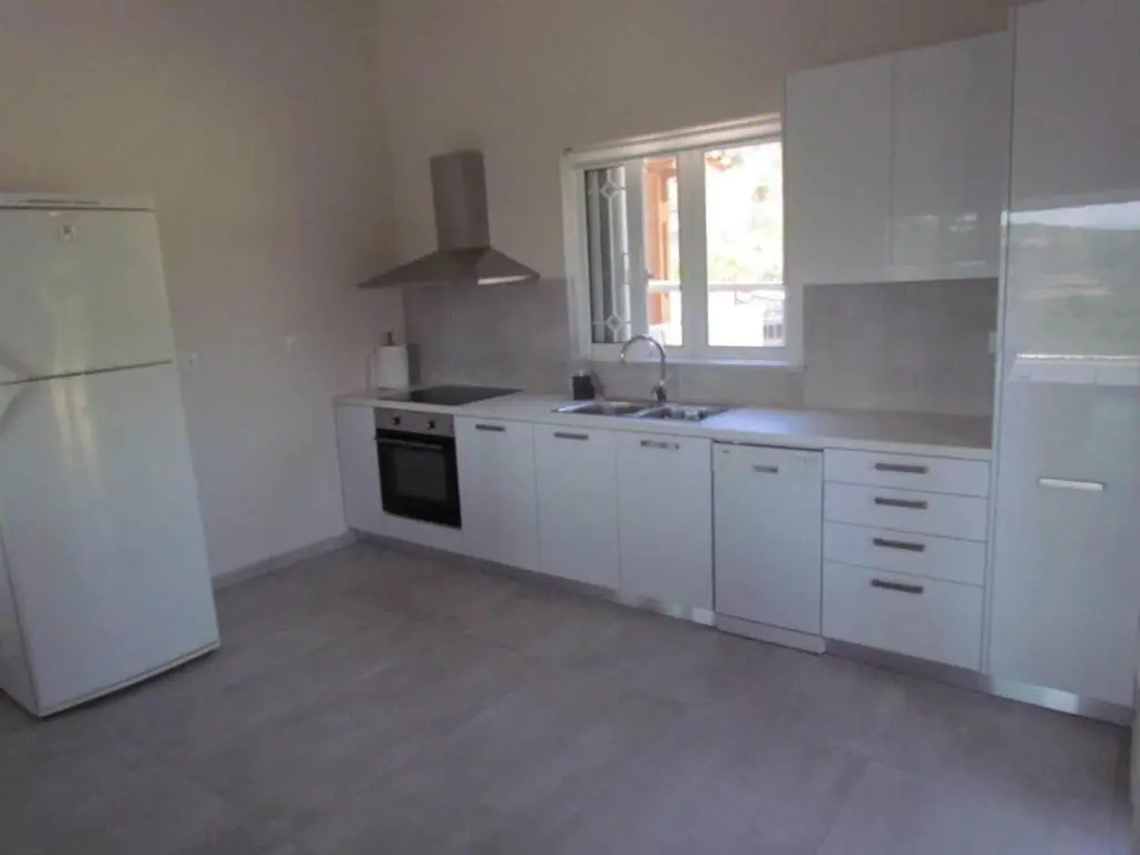 Beautiful 3-Bed House in Chania with garden