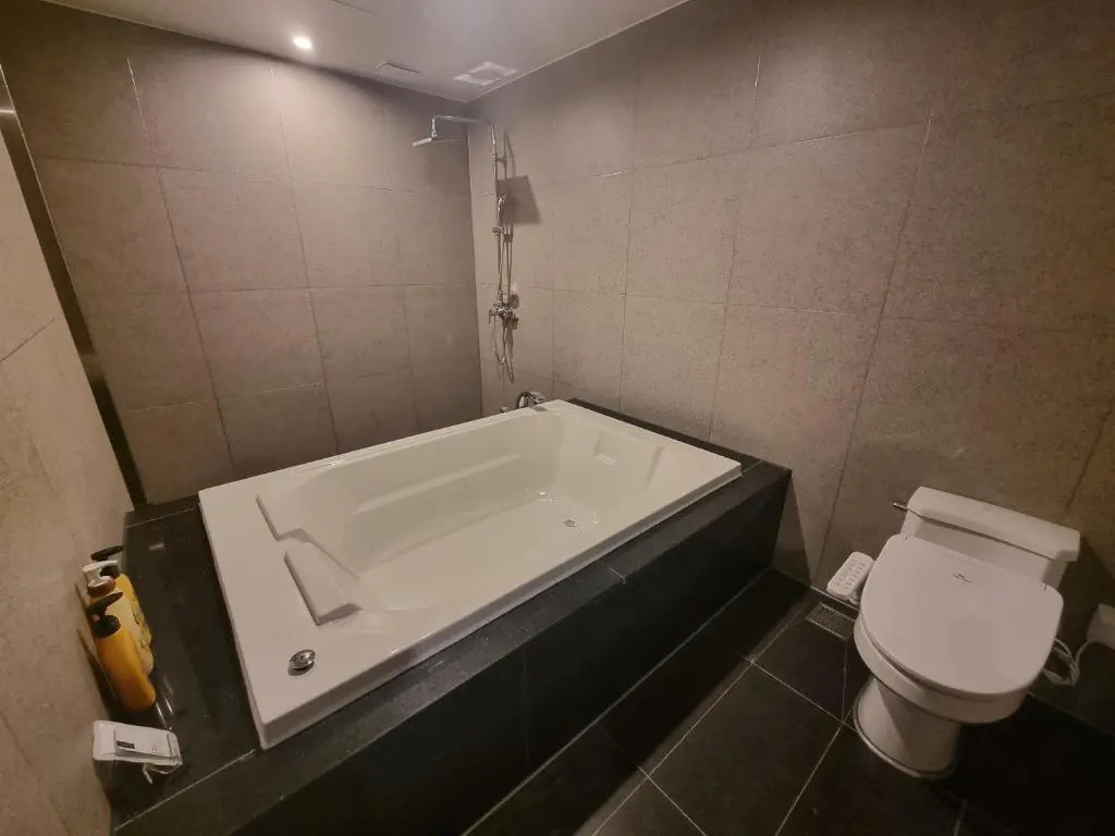 Yeoubi Hotel
