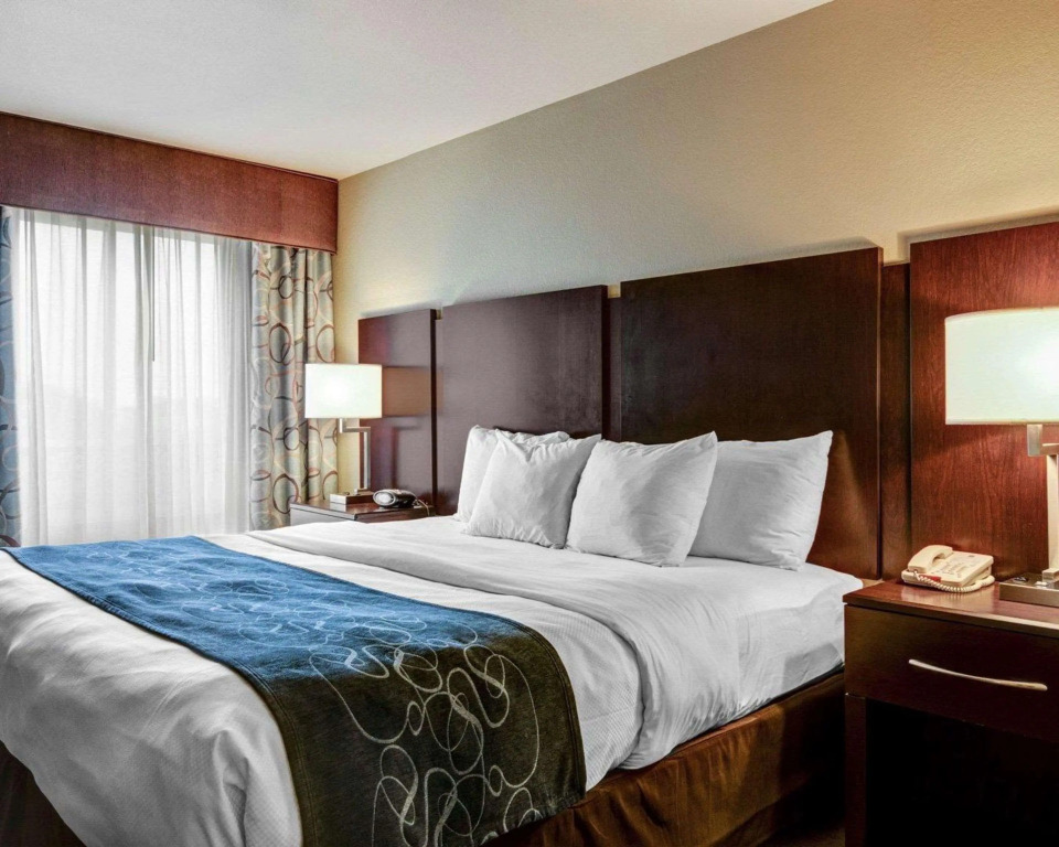 Comfort Suites near Hot Springs Park