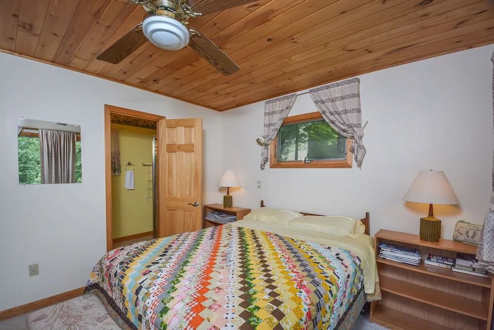 Lakeview Cottage