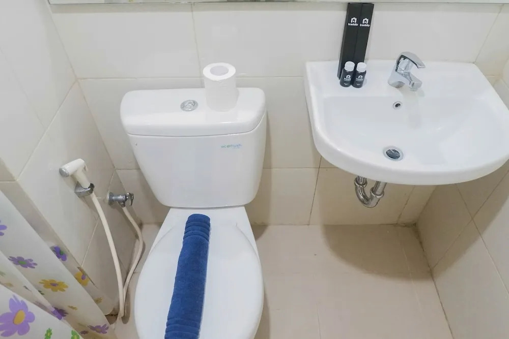 Spacious Studio Apartment at Tanglin Tower Supermall Mansion