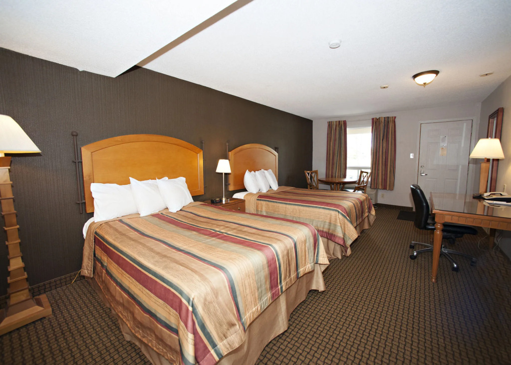 First Canada Hotel Cornwall Hwy 401 ON