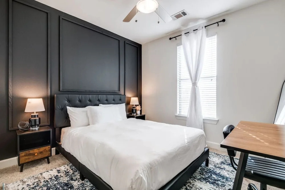 Luxury 2B Near Toyota HQ, The Star, Legacy West