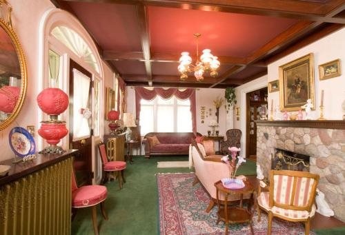 The Victorian Tudor Inn