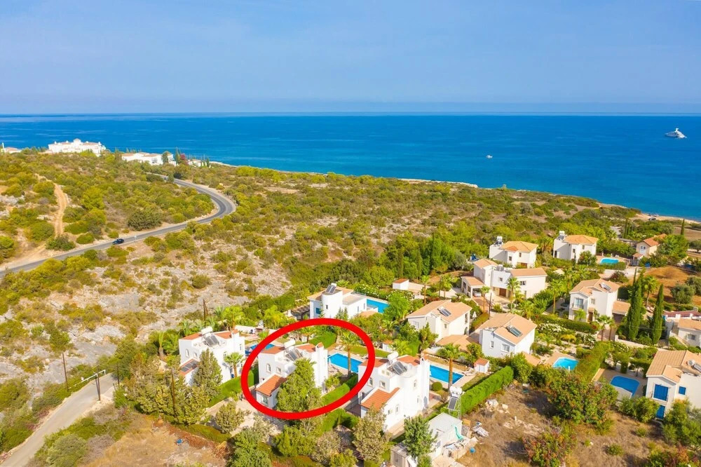 Villa Chrysanthemum Large Private Pool Walk to Beach A C Wifi
